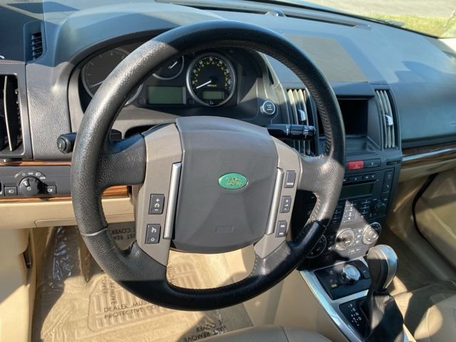 Used 2009 Land Rover LR2 HSE AWD/4WD image 12
