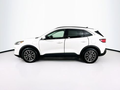Used 2022 Ford Escape Titanium FWD image 4