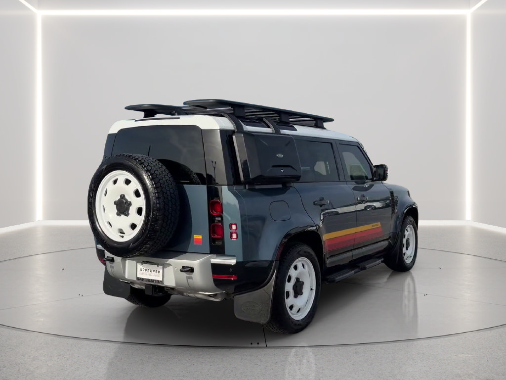 Used 2025 Land Rover Defender 110 S AWD/4WD image 5