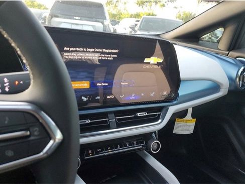 New 2026 Chevrolet Equinox EV LT image 13