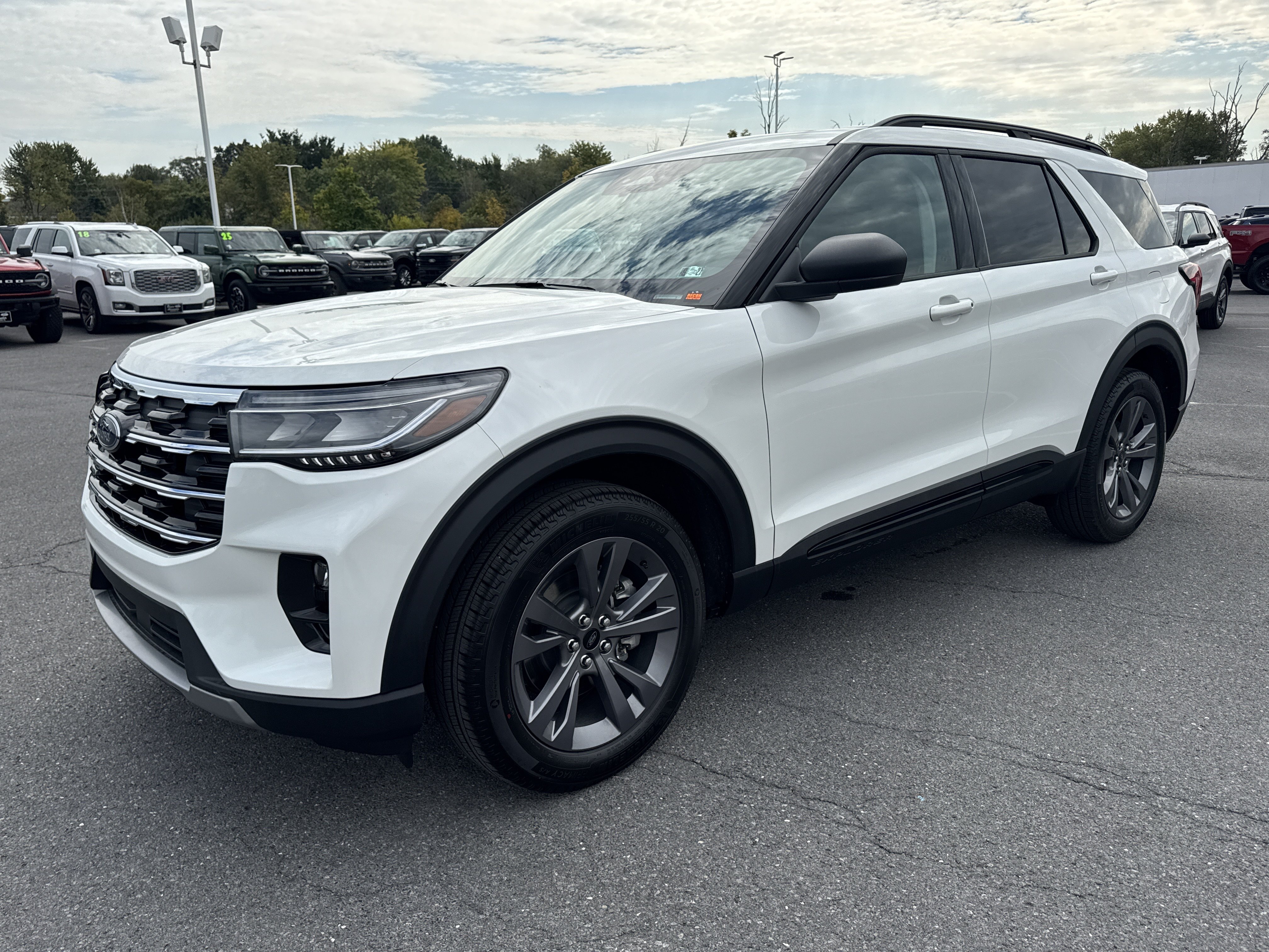 New 2026 Ford Explorer Active w/ Active Comfort Package AWD/4WD image 8