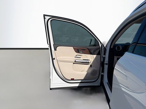 Used 2023 Mercedes-Benz GLB 250 image 22