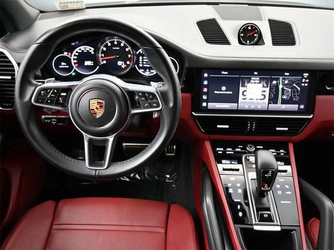 Used 2022 Porsche Cayenne S image 7