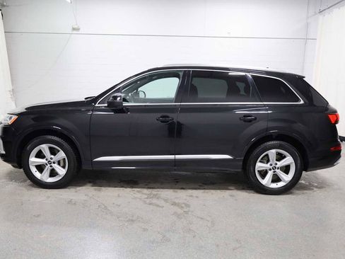 Used 2022 Audi Q7 Premium w/ Convenience Package image 2