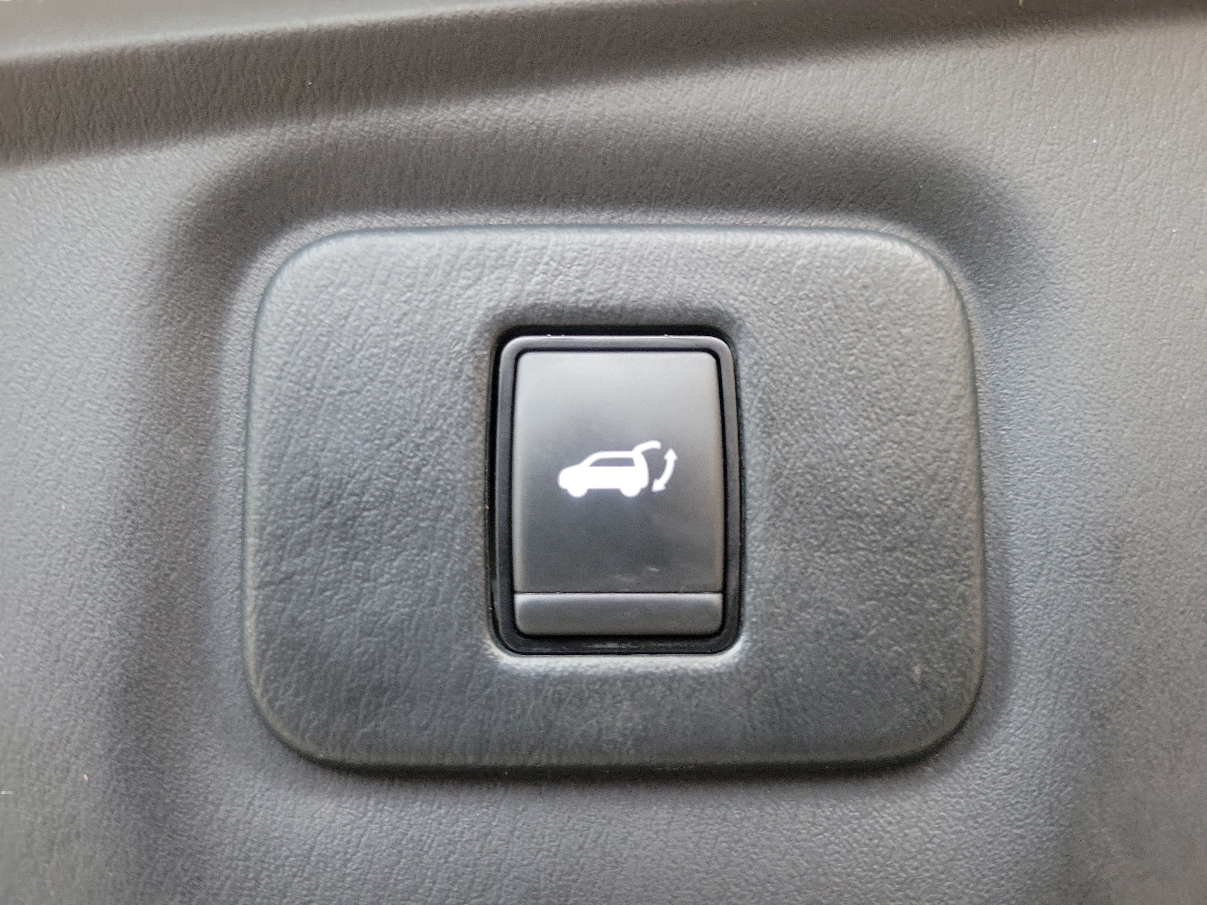Used 2020 Nissan Pathfinder Platinum FWD image 8
