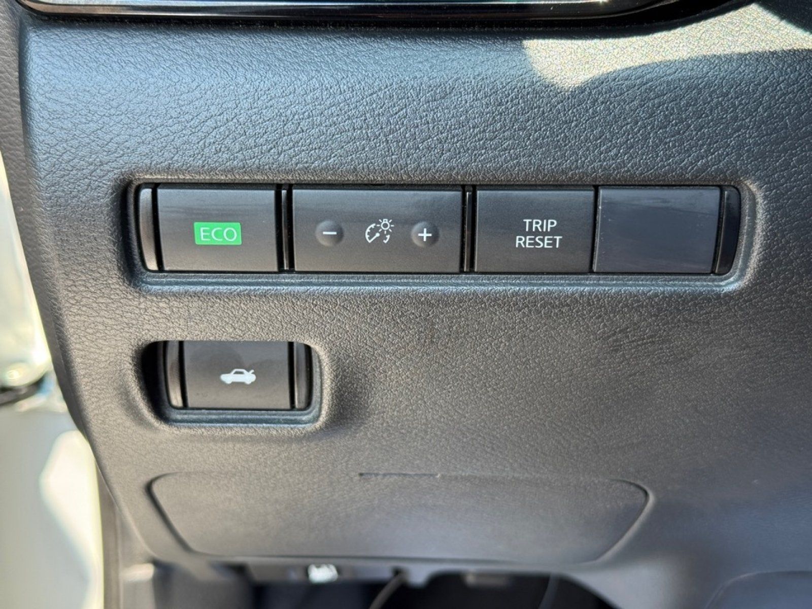 Used 2024 Nissan Sentra SV w/ All-Weather Package FWD image 32