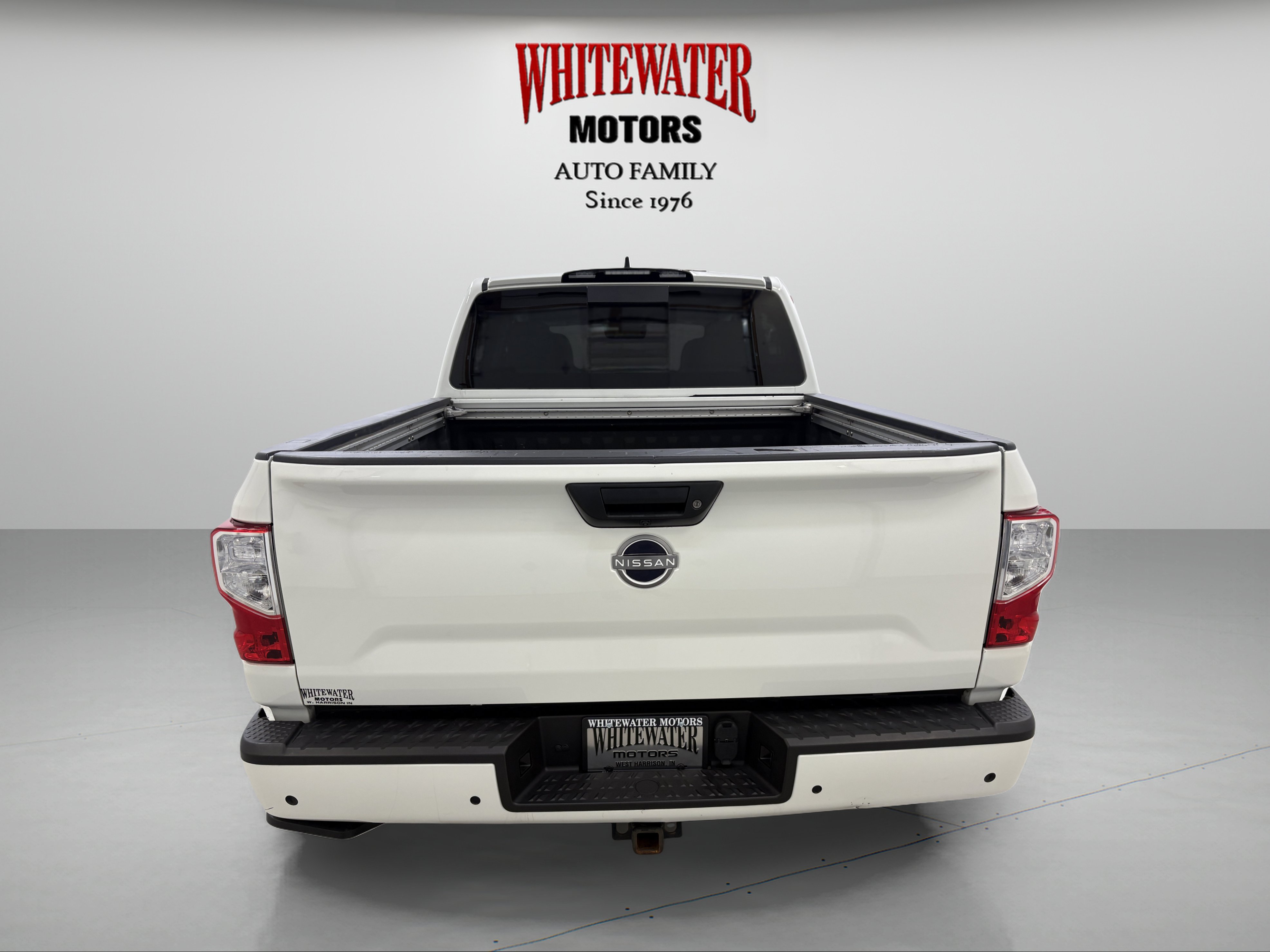 Used 2024 Nissan Titan SV w/ SV Convenience Package AWD/4WD image 3