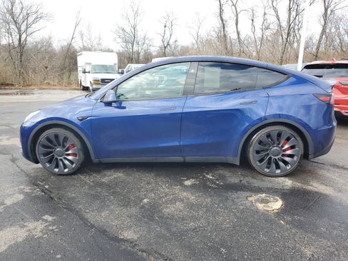Used 2024 Tesla Model Y Performance image 8