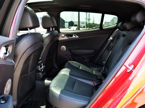 Used 2020 Kia Stinger GT1 image 28