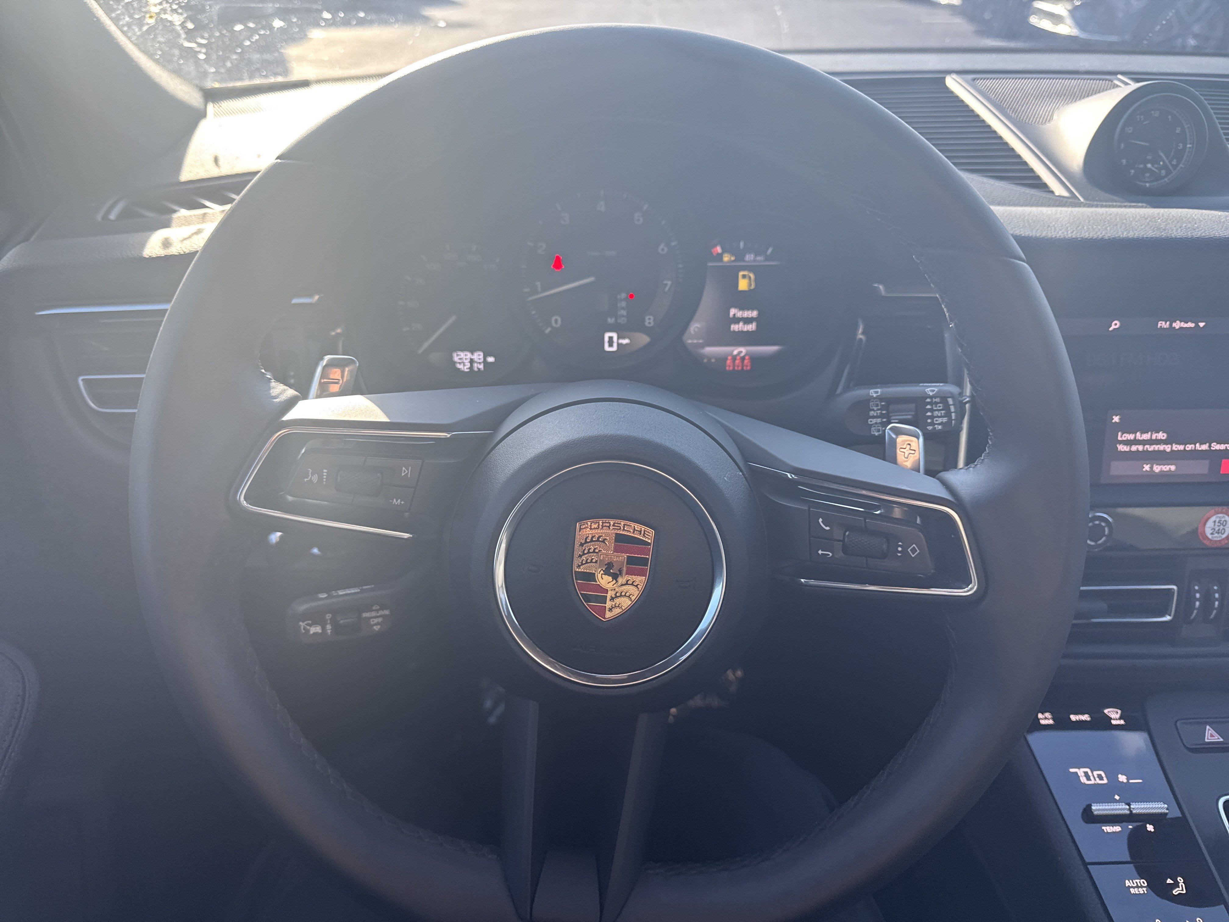 Used 2025 Porsche Macan AWD/4WD image 18