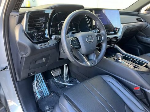 Used 2026 Lexus TX 500h AWD w/ Technology Package image 29