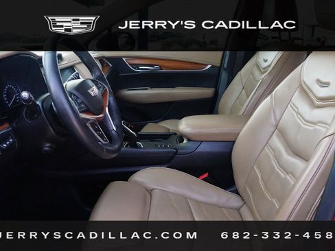 Used 2017 Cadillac XT5 Platinum image 20