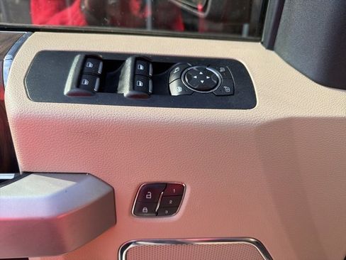 Used 2018 Ford F150 Lariat image 26