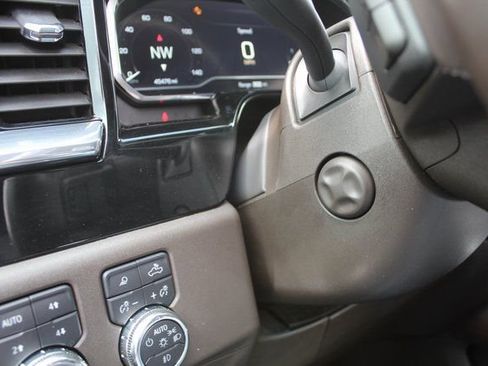 Used 2023 GMC Sierra 1500 SLT image 28