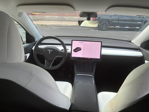 Used 2022 Tesla Model Y Long Range AWD/4WD image 19