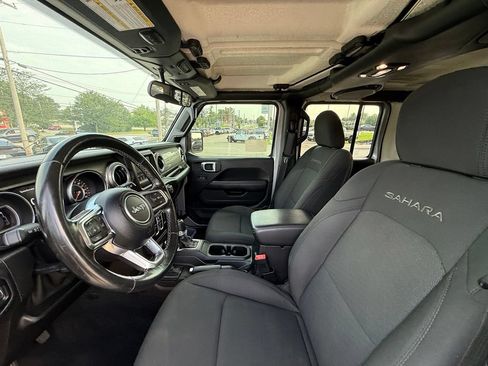 Used 2020 Jeep Wrangler Unlimited Sahara AWD/4WD image 12