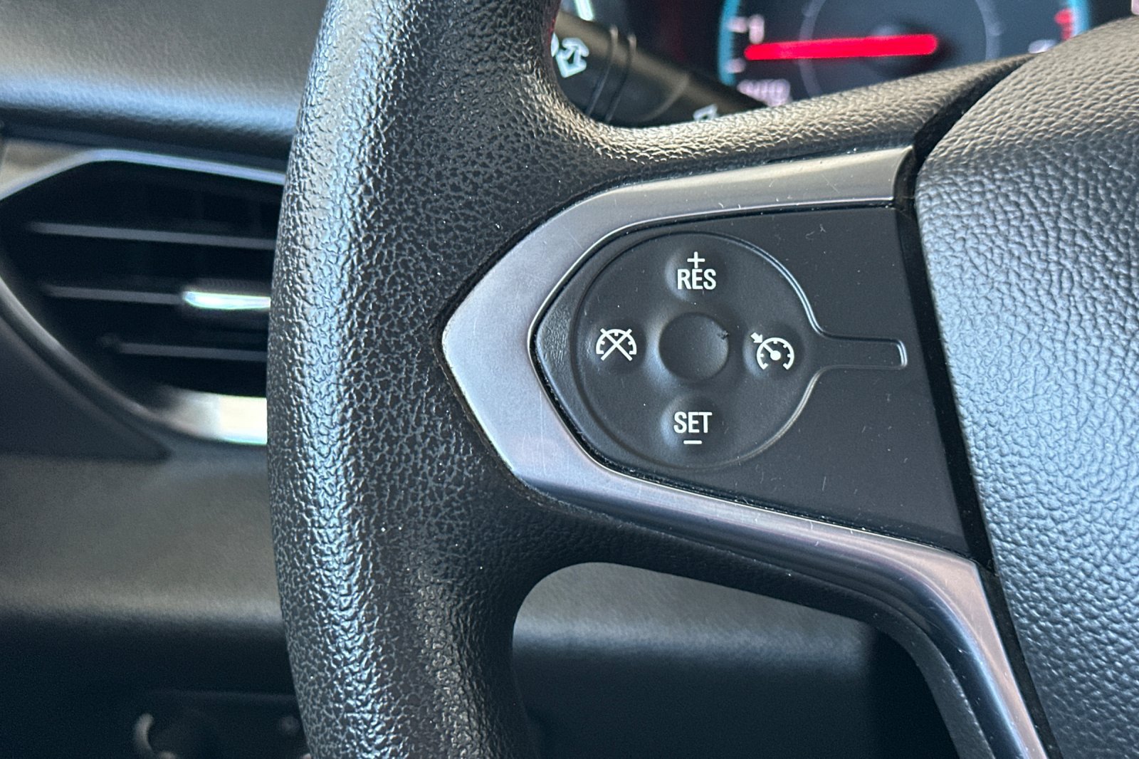 Used 2020 Chevrolet Traverse LS FWD image 32