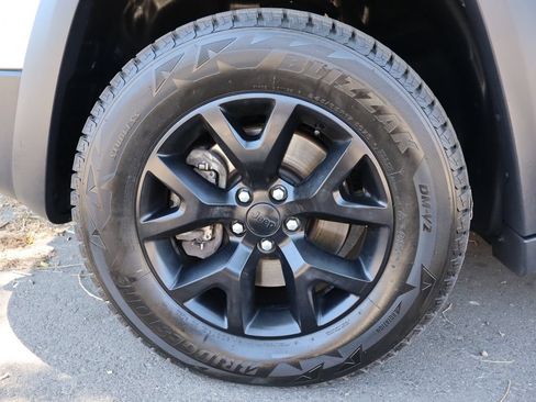 Used 2015 Jeep Cherokee Trailhawk w/ Trailer Tow Group AWD/4WD image 41