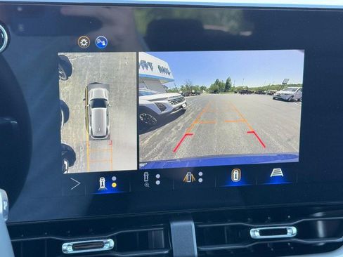 New 2026 Chevrolet Equinox LT w/ Safety and Technology Package AWD/4WD image 31