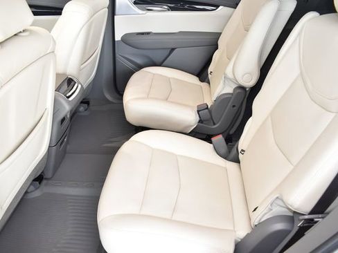 Used 2024 Cadillac XT6 Premium Luxury w/ LPO, Floor Liner Package AWD/4WD image 19