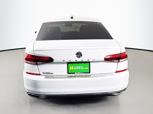 Used 2022 Volkswagen Passat 2.0T SE FWD image 8