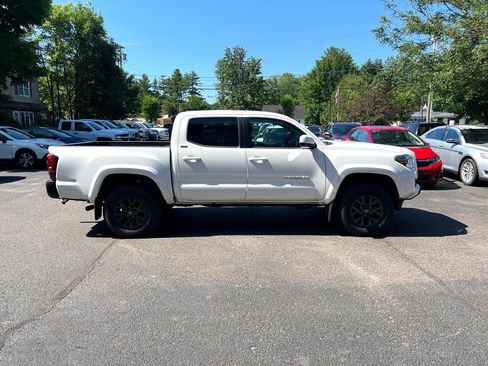 Used 2022 Toyota Tacoma SR image 6