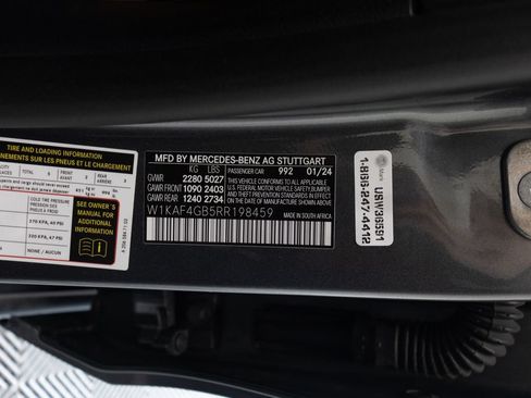 Used 2024 Mercedes-Benz C 300 Sedan image 38