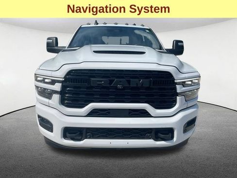 Used 2025 RAM 3500 Limited AWD/4WD image 4
