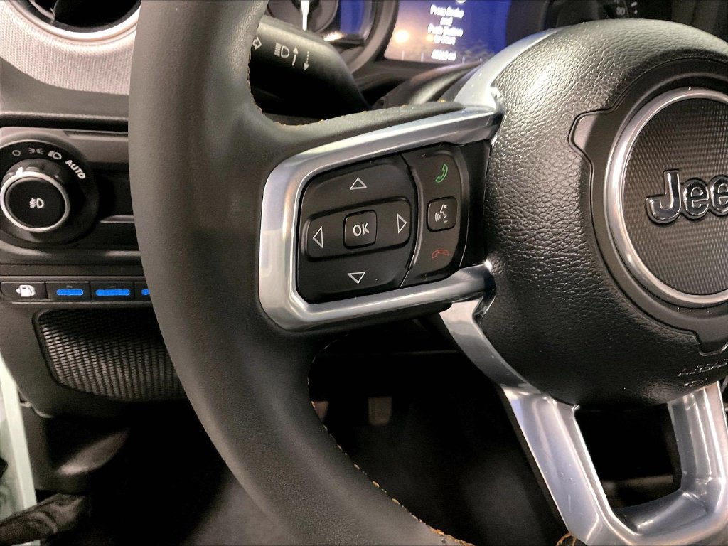 Used 2024 Jeep Wrangler Unlimited Sahara w/ Technology Group AWD/4WD image 23