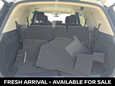 Used 2025 Nissan Pathfinder SV FWD image 15