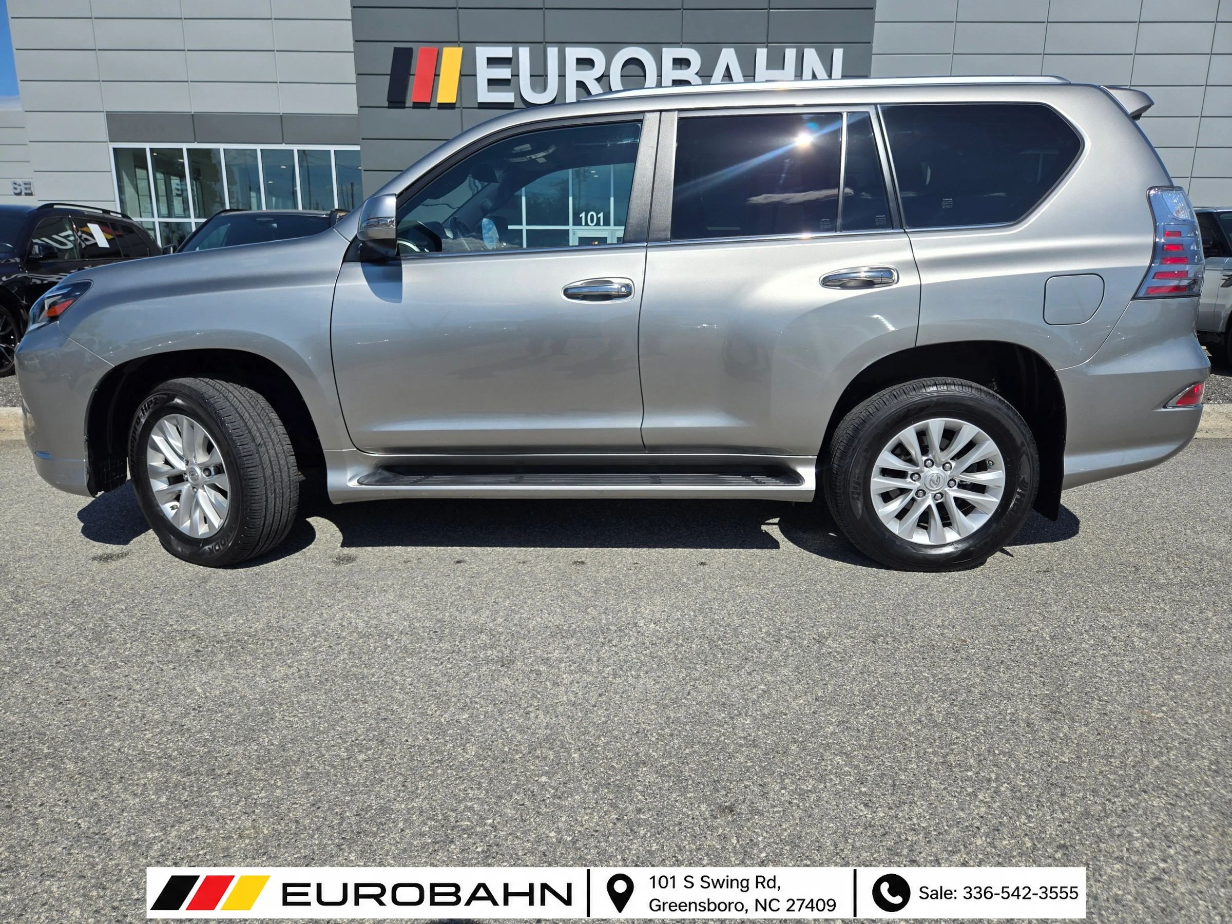 Used 2021 Lexus GX 460 Premium w/ Premium Package AWD/4WD image 2