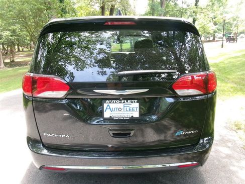 Used 2017 Chrysler Pacifica Touring Plus FWD image 6