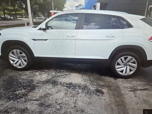 Used 2023 Volkswagen Atlas Cross Sport SE w/ Panoramic Sunroof Package image 2