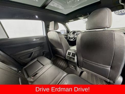 Used 2020 Volkswagen Atlas Cross Sport SE w/ Panoramic Sunroof Package FWD image 29