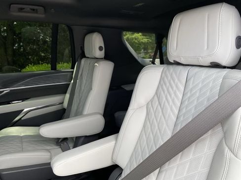 Certified 2026 Cadillac Escalade IQL Sport 1 w/ LPO, Floor Liner Package AWD/4WD image 16
