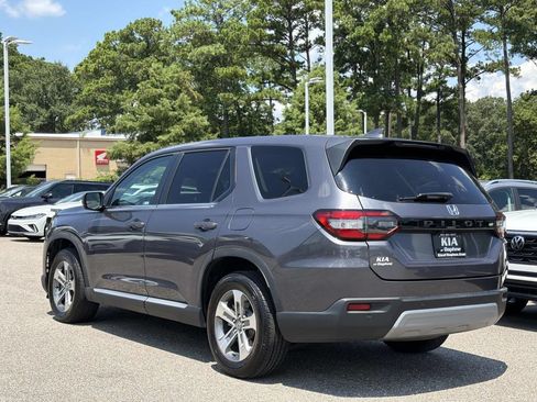 Used 2023 Honda Pilot EX-L image 6