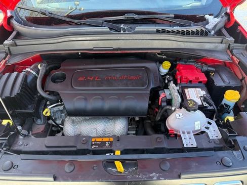 Used 2019 Jeep Renegade Sport w/ Sport Appearance Group image 12