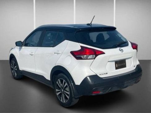 Used 2020 Nissan Kicks SV FWD image 11