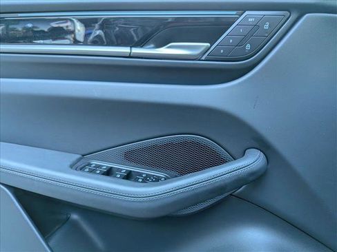 Used 2025 Porsche Macan Electric image 13