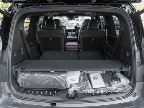 New 2026 INFINITI QX80 Autograph AWD/4WD image 32
