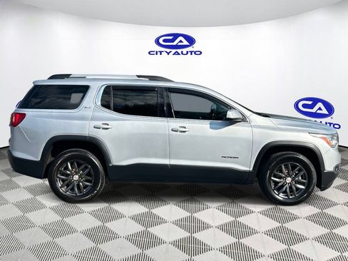 Used 2017 GMC Acadia SLT FWD image 2