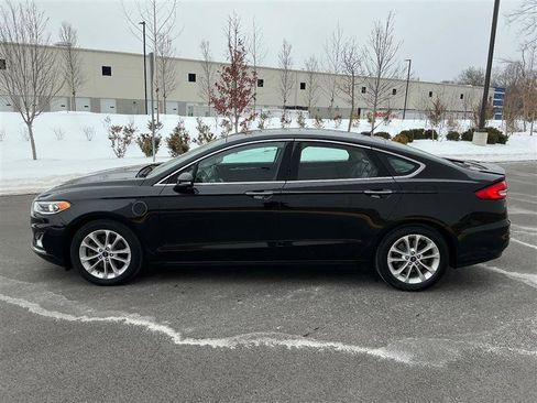 Used 2019 Ford Fusion Energi Titanium image 3