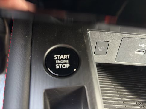 New 2026 Nissan Kicks SR w/ Cold Weather Package image 25