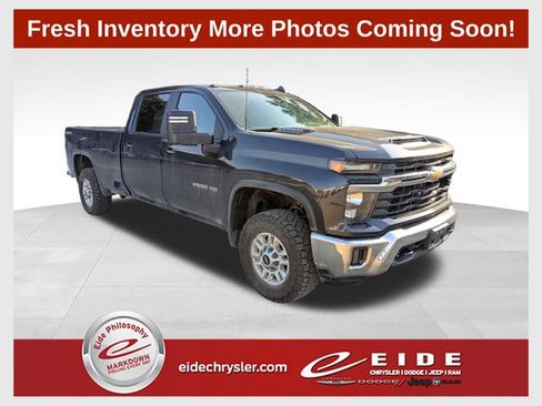 Used 2024 Chevrolet Silverado 2500 LT w/ Convenience Package AWD/4WD image 1