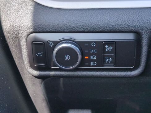 Used 2023 Ford Explorer XLT w/ Equipment Group 202A AWD/4WD image 28