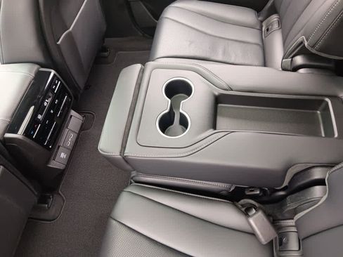 Used 2024 Acura MDX SH-AWD w/ Technology Package image 18