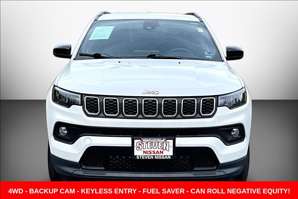 Used 2024 Jeep Compass Latitude AWD/4WD image 2