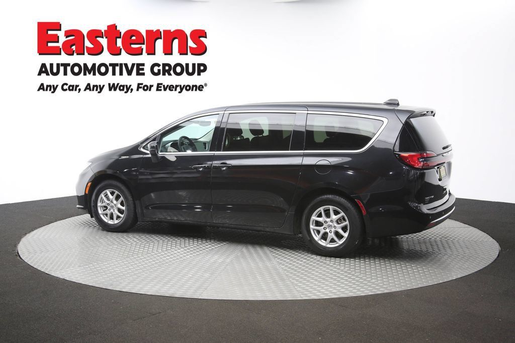 Used 2023 Chrysler Pacifica Touring-L FWD image 66