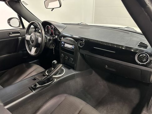 Used 2007 MAZDA MX-5 Miata Sport RWD image 15