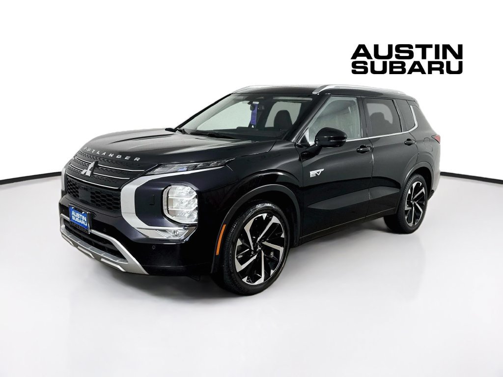 Used 2025 Mitsubishi Outlander 4WD Plug-In Hybrid image 3